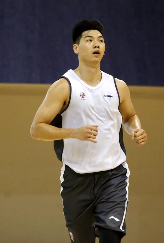 赛后体能课后，多特蒙德调整名单备战NBA总决赛，目标明确，数据趋势出现新变化的简单介绍