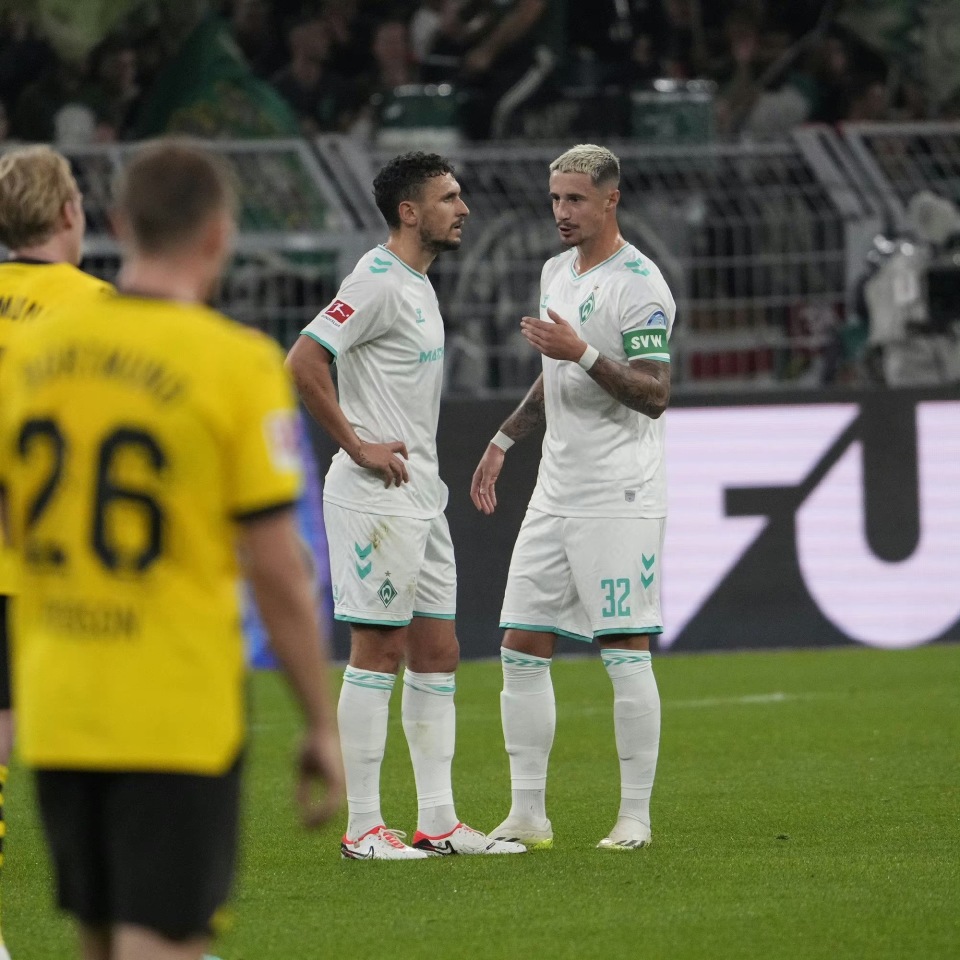 包含里程碑夜！塞维利亚队长鼓劲，欧冠赛后刷纪录，质疑声仍在，球探报告显示潜力的词条