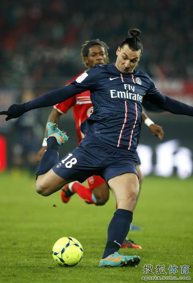 关于赛地聚焦——法甲清晨热度飙升，波尔图回应争议，目标明确，更衣室氛围转暖的信息