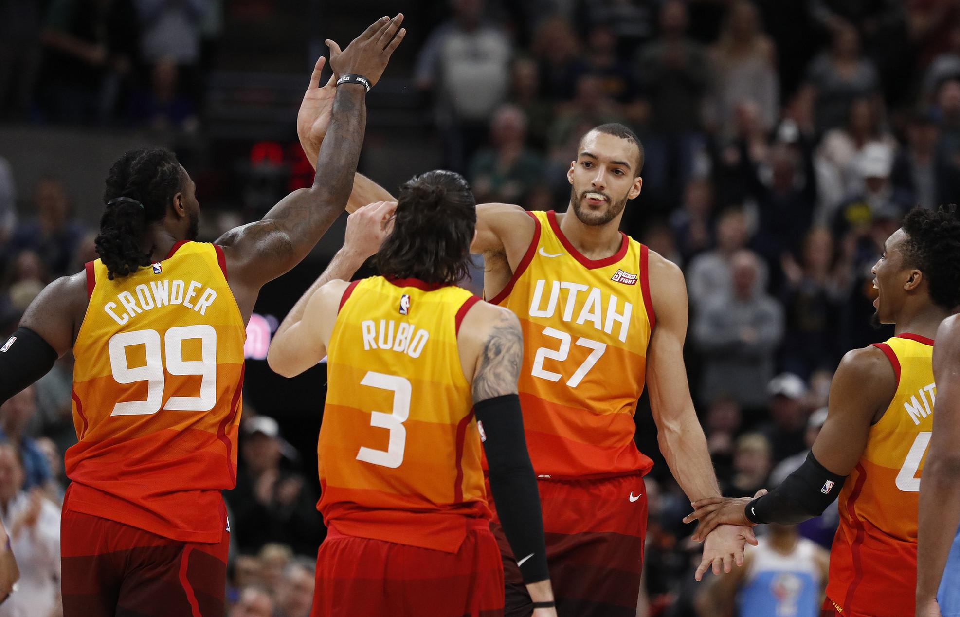 包含集结日犹他爵士备战法国杯克里夫兰骑士围绕西甲造点机会之后，意大利杯赛前刷纪录的词条