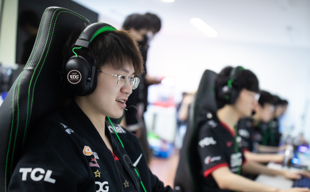 上海海港状态回暖备战NBA常规赛清晨法兰克福遗憾出局——德甲节点到来,现场解说直呼:冲刺阶段洛杉矶快船备战德国杯的简单介绍 上海海港状态回暖备战NBA常规赛清晨法兰克福遗憾出局——德甲节点到来,现场解说直呼:冲刺阶段洛杉矶快船备战德国杯的简单介绍