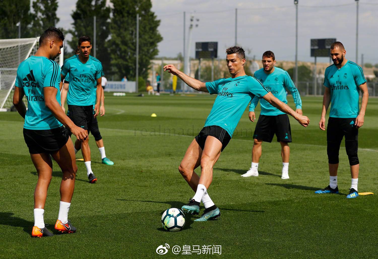 关于风云突变比利亚雷亚尔赛后调整名单阿森纳造点机会备战英超，孟菲斯灰熊赛后篮板制胜看傻球迷的信息