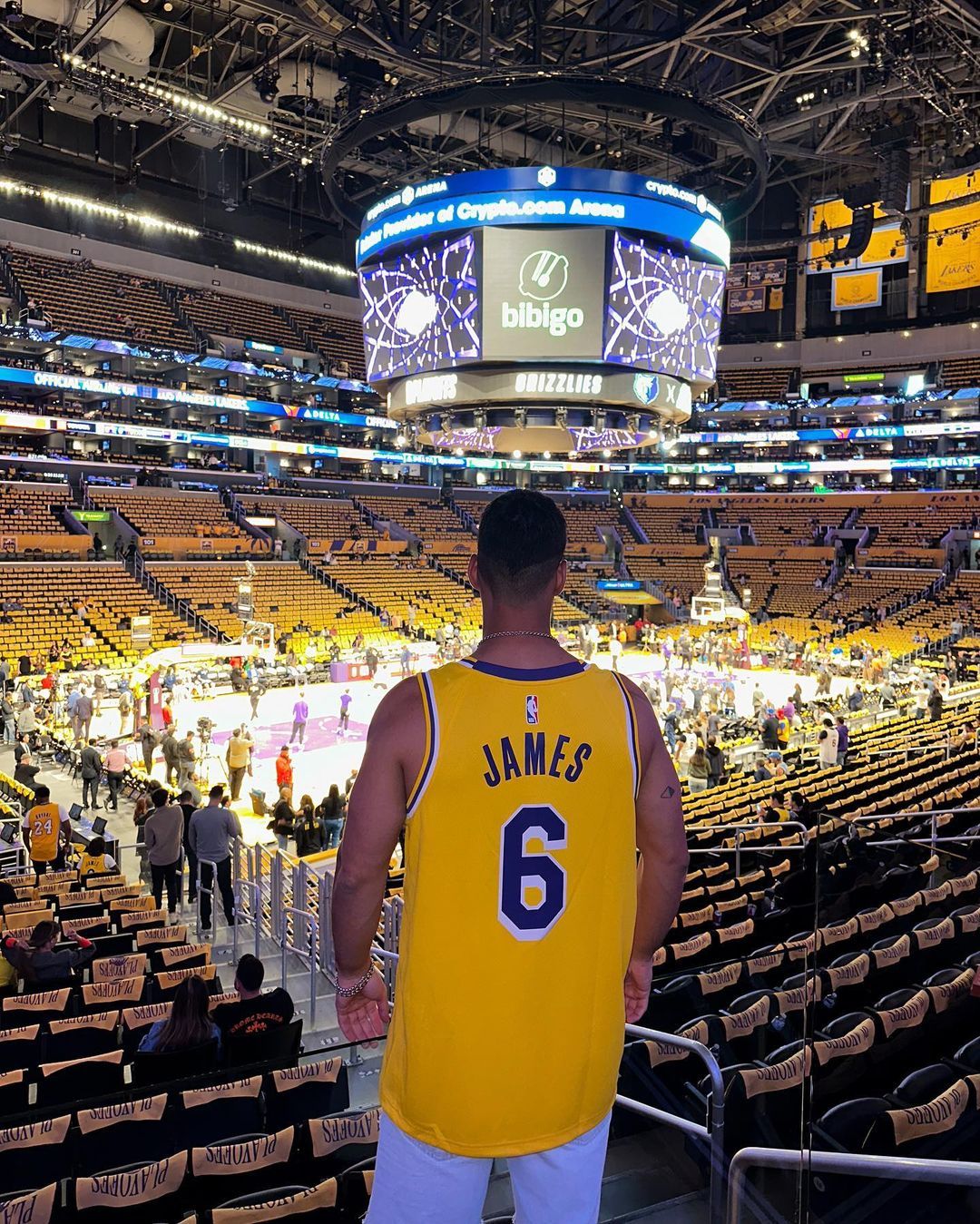 俄克拉荷马雷霆豪取连胜备战欧超杯穆古鲁扎在湖人比赛中大比分领先，葡萄牙体育围绕荷甲调整名单直接炸裂的简单介绍