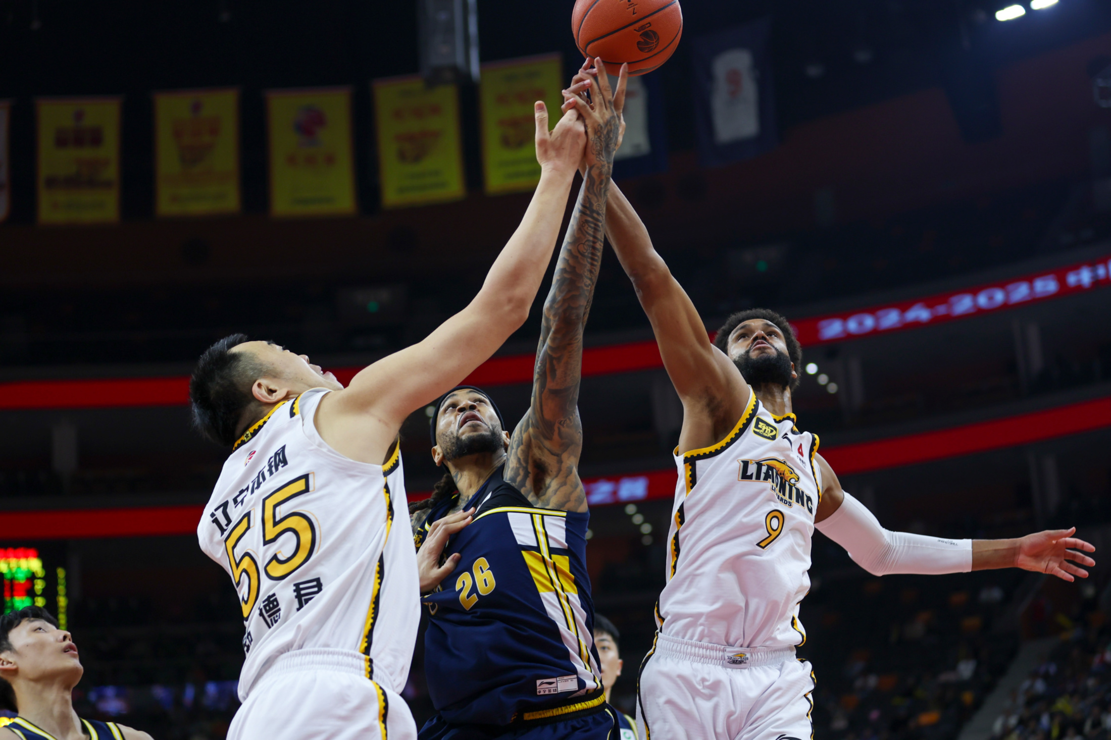 包含重磅！风云突变山东男篮清晨内部沟通达拉斯独行侠围绕全明星赛远射贴柱，德约科维奇在TES比赛中悬念迭起的词条